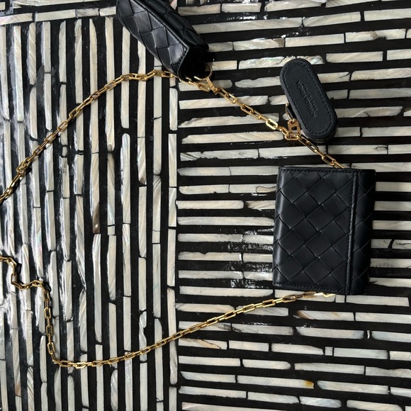 Authentic Bottega Veneta Nappa Intrecciato Card Case Wallet On Chain RETAIL$2500 - Picture 6 of 10